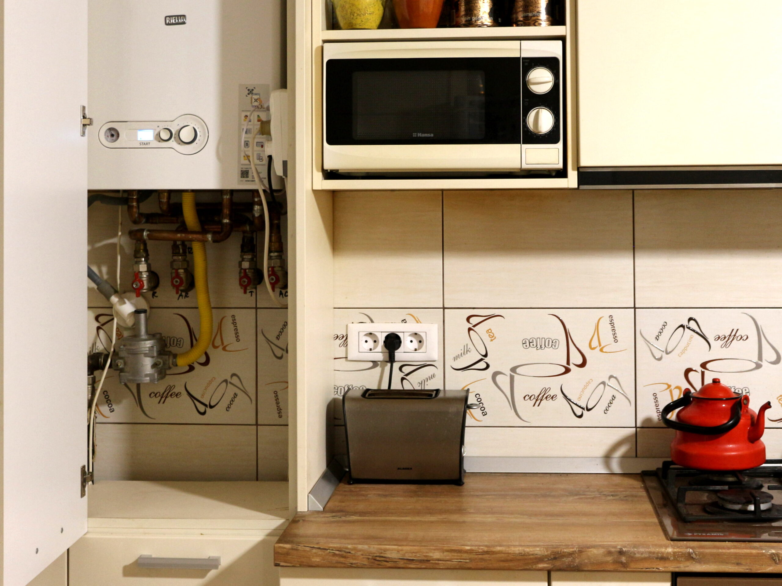 Gas boiler illustrating household energy costs and the £100 energy payment